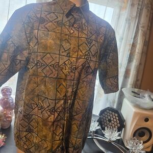 Men's Casual Short-Sleeve Button-Down Shirt in Yellow and Brown Geometric Print